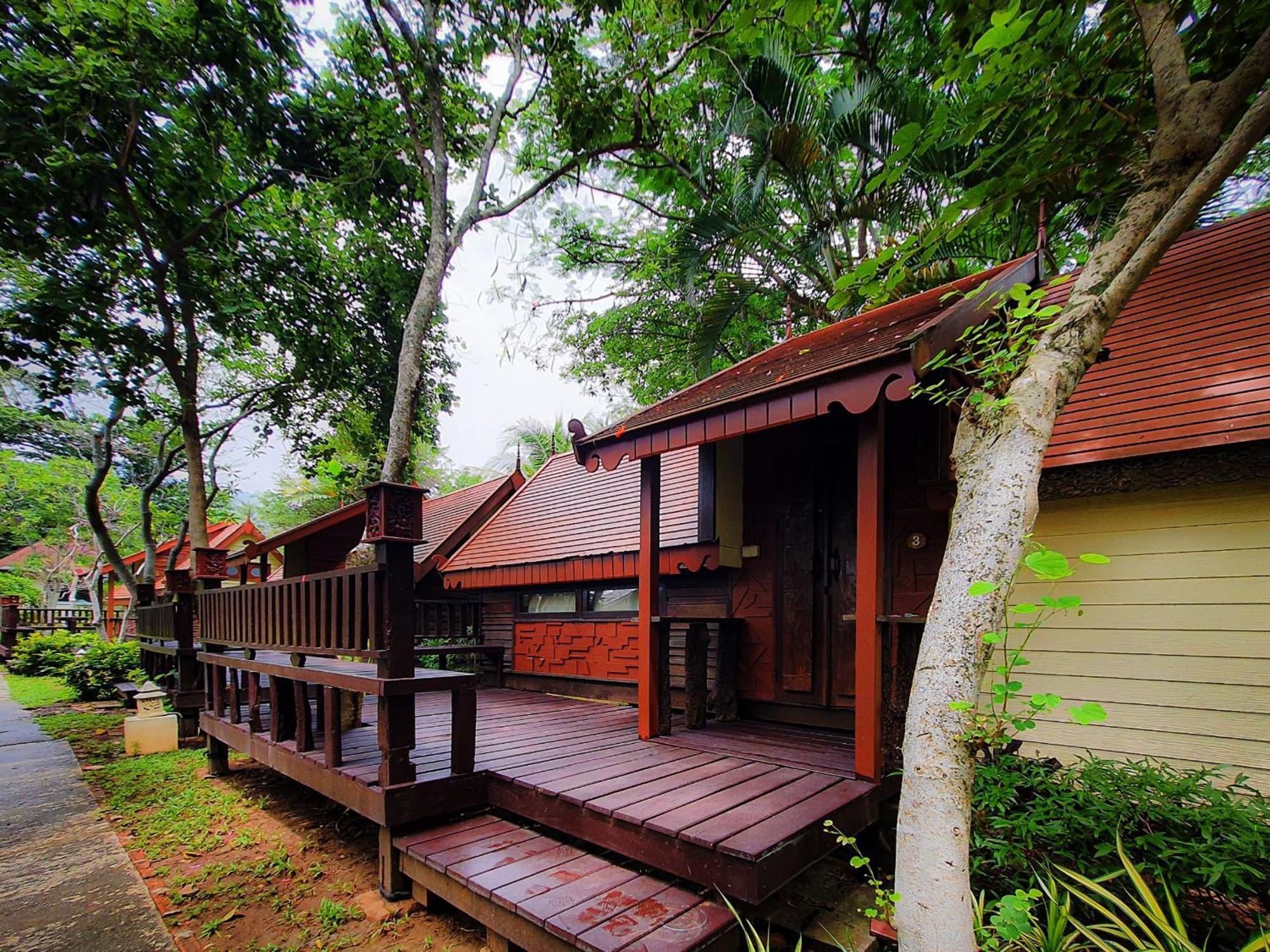 Baan Thong Ching Resort Khanom Zewnętrze zdjęcie
